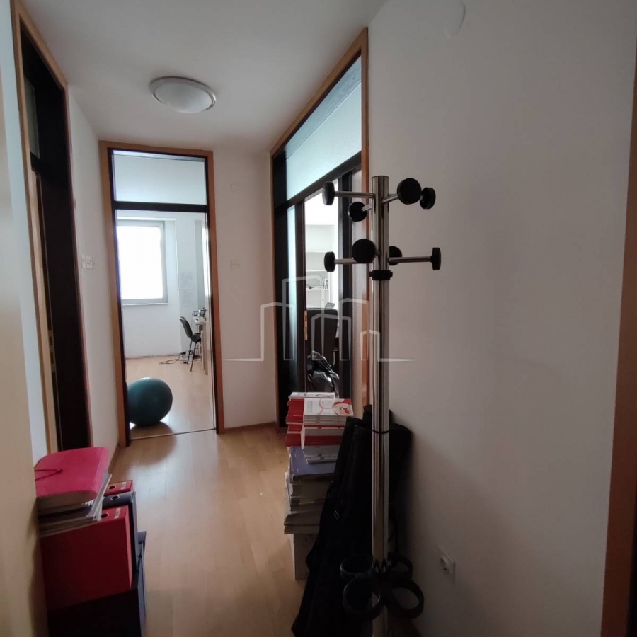 Kancelarijski poslovni prostor 65m2 Centar najam