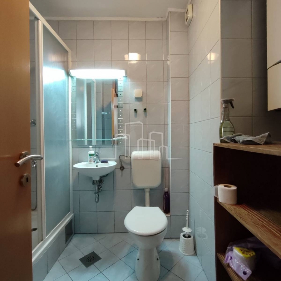 Kancelarijski poslovni prostor 65m2 Centar najam