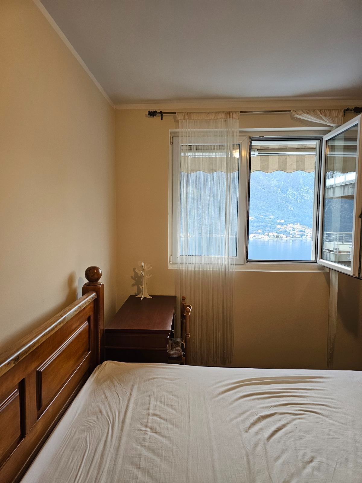 2-bedroom apartment 69 m² with sea view, building with pool — Dobrota, Kotor 9