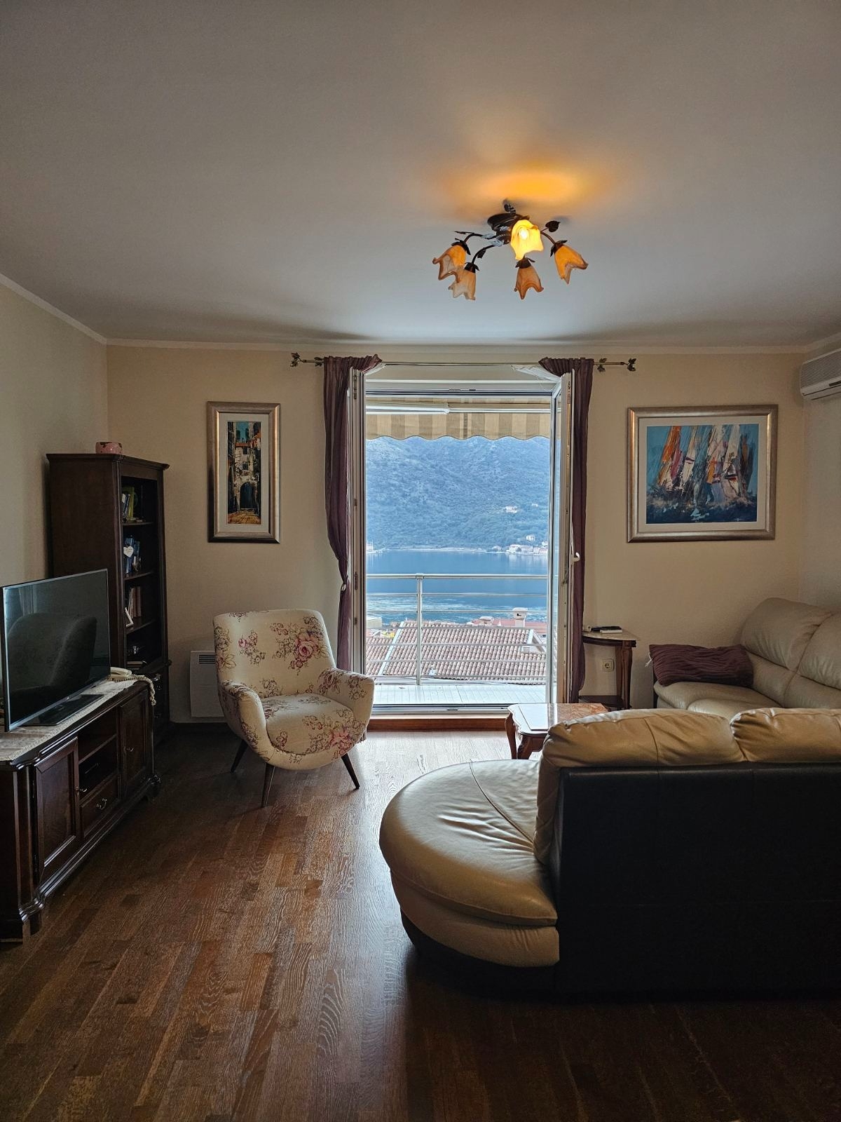 2-bedroom apartment 69 m² with sea view, building with pool — Dobrota, Kotor 3