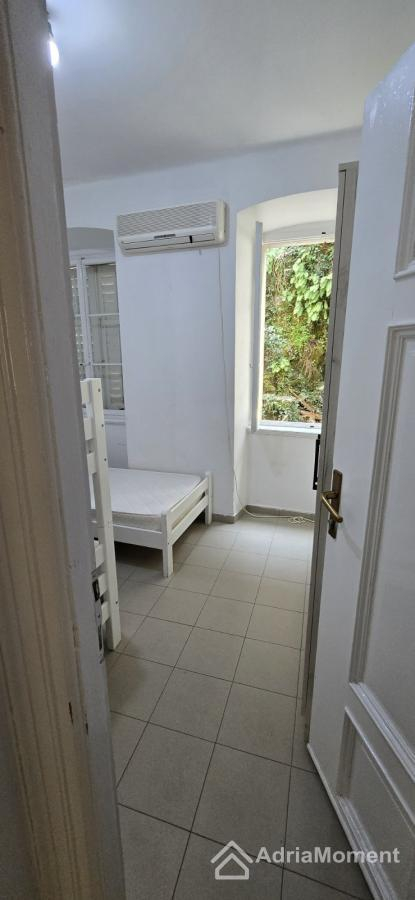 3-Schlafzimmer-Wohnung 72 m² am Platz an der Kathedrale des hl. Tryphon — Altstadt von Kotor 5