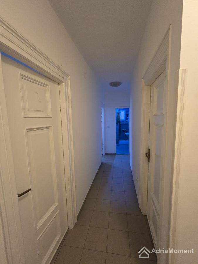3-Schlafzimmer-Wohnung 72 m² am Platz an der Kathedrale des hl. Tryphon — Altstadt von Kotor 4