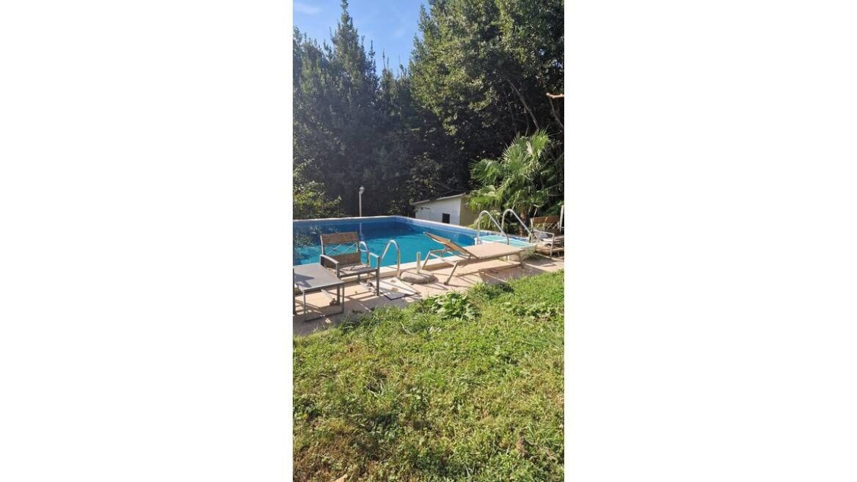 House with great location and mountain river view 3