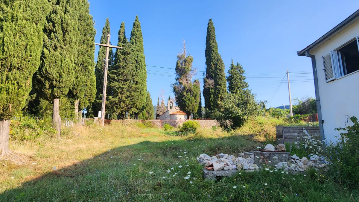 House with 2 rooms and a spacious terrace in Herceg Novi 8