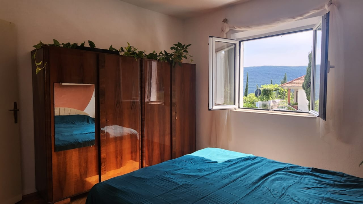 House with 2 rooms and a spacious terrace in Herceg Novi 4