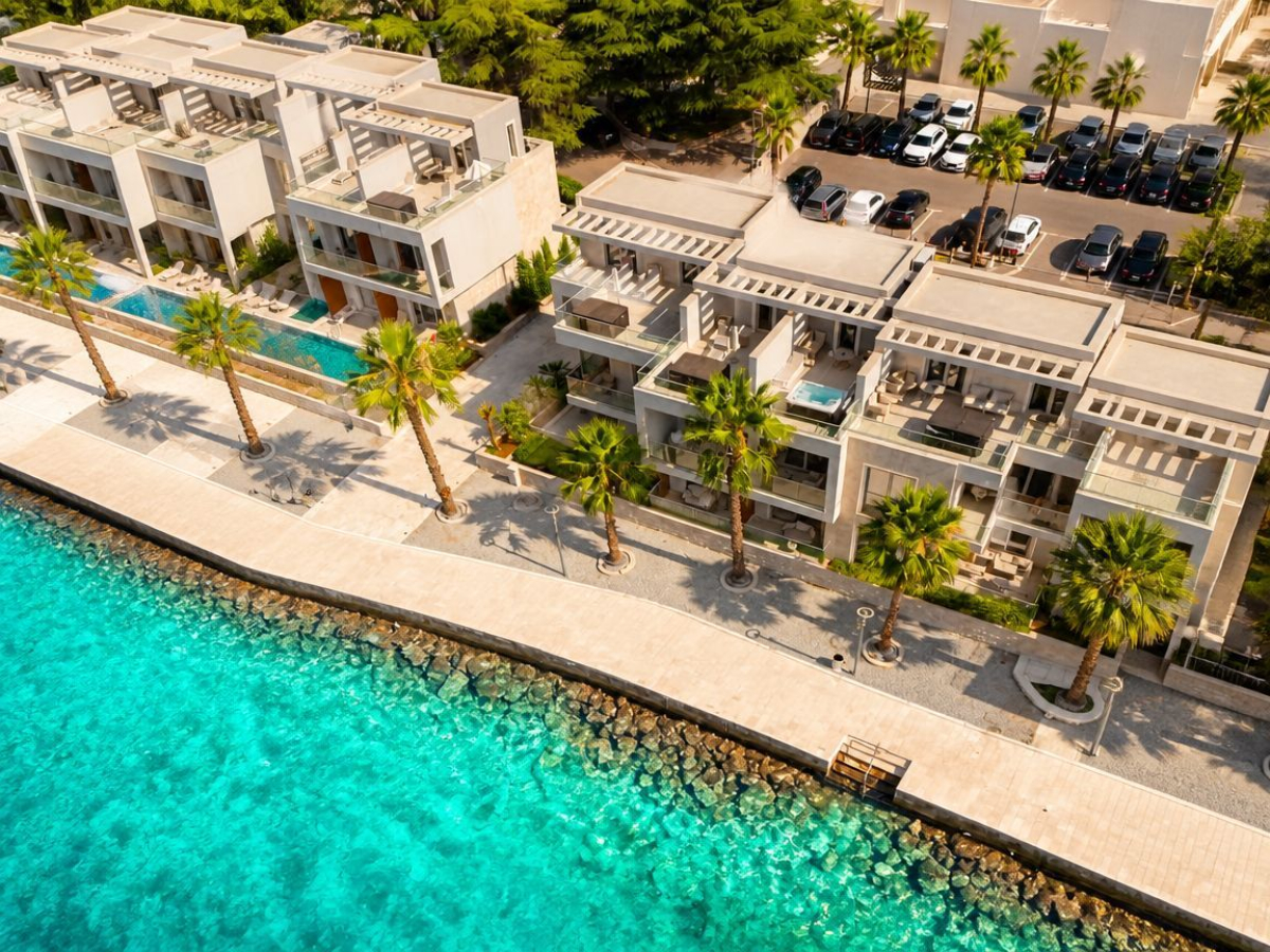 Luxury 109 m² villa on the first line in a prestigious sea-front complex — Stoliv, Kotor 6