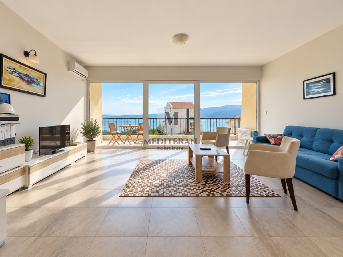 1-Schlafzimmer-Wohnung 72 m² mit Meerblick-Terrasse, 300 m vom Meer — Bijela, Herceg Novi