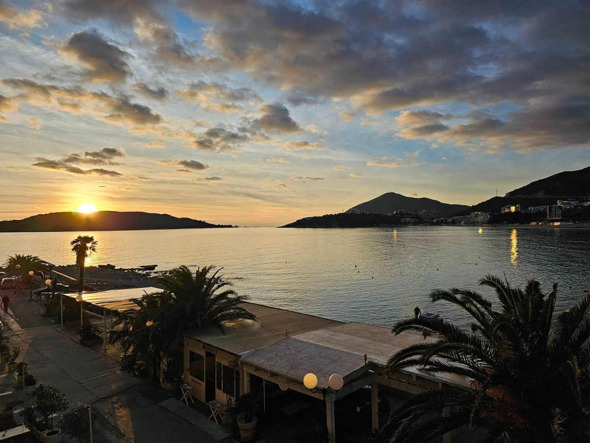 Luxury 2-bedroom apartment 96 m² with panoramic sea view, first line — Rafailovići, Budva 6