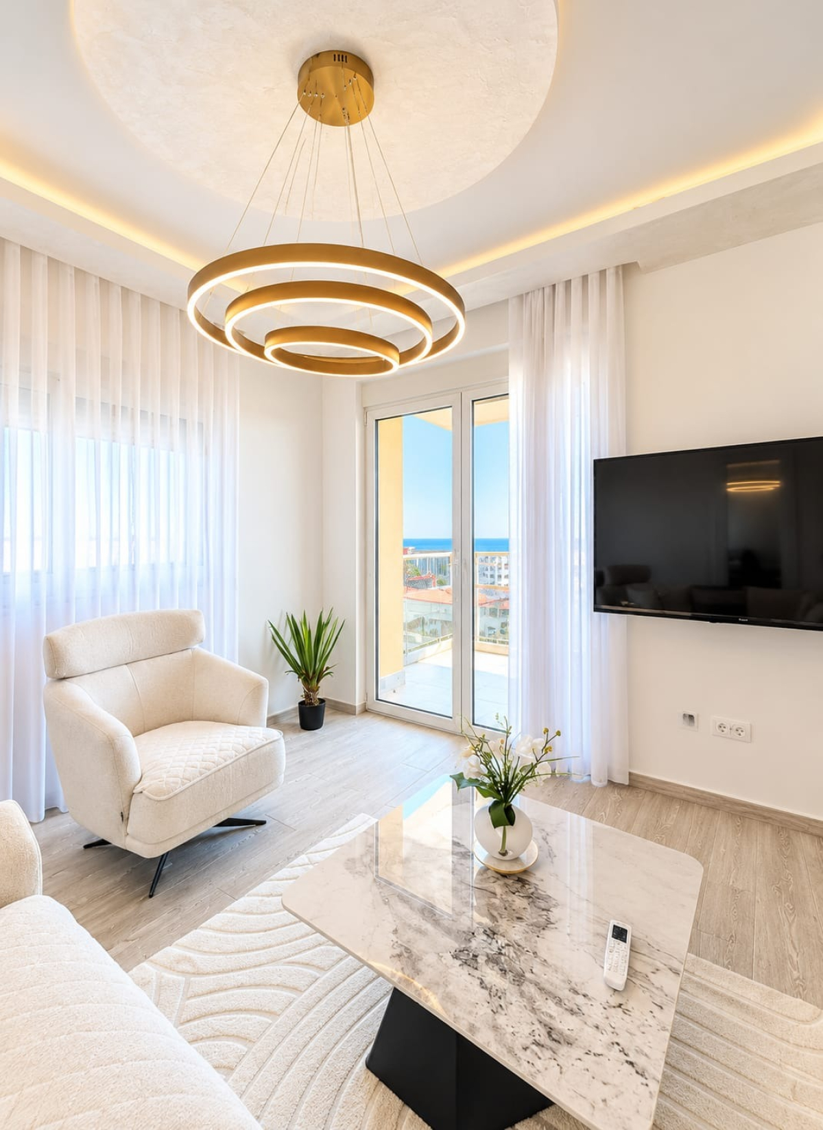 Luxury furnished 2-bedroom apartment, 74 m², sea view, 6th floor — Bečići 8