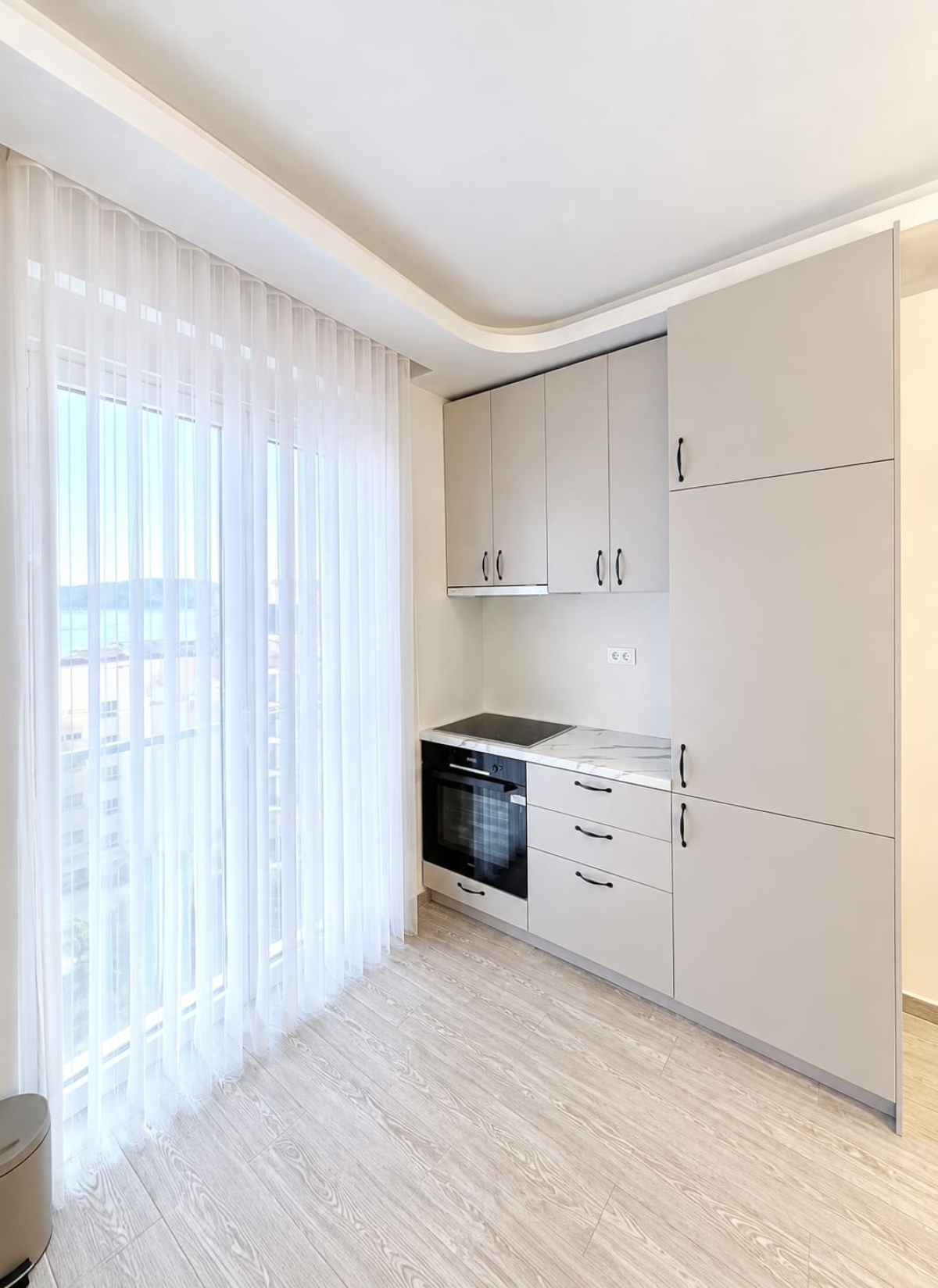 Luxury furnished 2-bedroom apartment, 74 m², sea view, 6th floor — Bečići 3