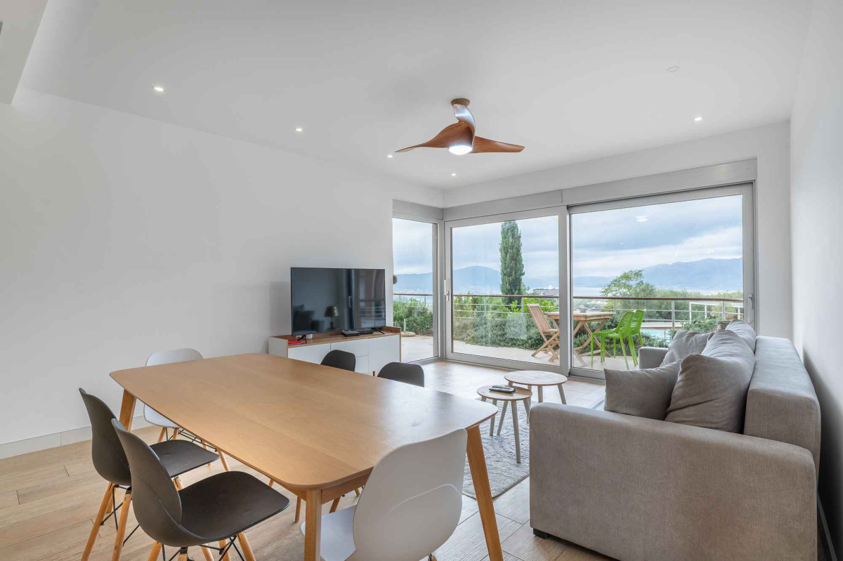 Geräumige möblierte 3-Schlafzimmer-Wohnung 128 m² mit Meerblick und 40-m²-Terrasse — Kavač, Kotor 10