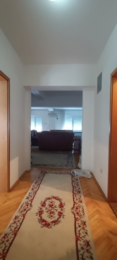 VELIKA KUĆA 600 M2 U SR. KAMENICI , PLAC 570