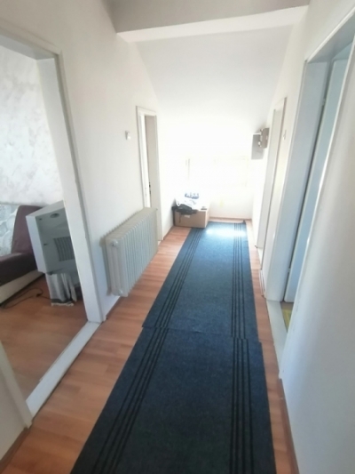 Uknjižena spratna kuća 218m2, gas, plac 447m2-Adice