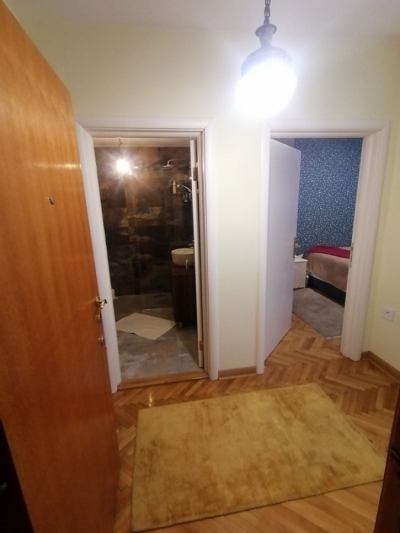 Odlično renoviran dvosoban stan 45m2, terasa-Detelinara