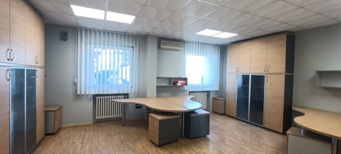 POSLOVNI PROSTOR 430 M2 U CENTRU