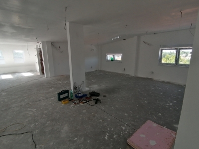 Poslovni prostor 290m2 za tihu delatnost, IT, kancelarije - Petrovaradin