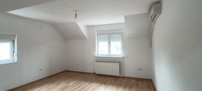 Četvorosoban duplex 80m2 na Adicama, POVOLJNO