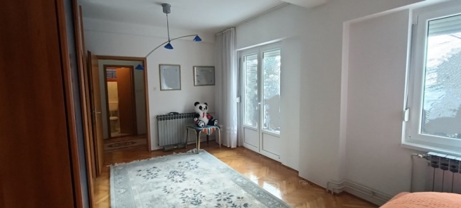 VELIKA KUĆA 600 M2 U SR. KAMENICI , PLAC 570