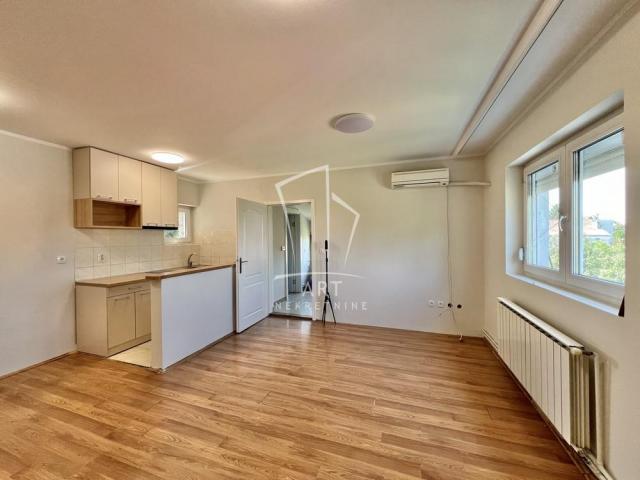 Sremčica, mereno 450m2 ID#8183