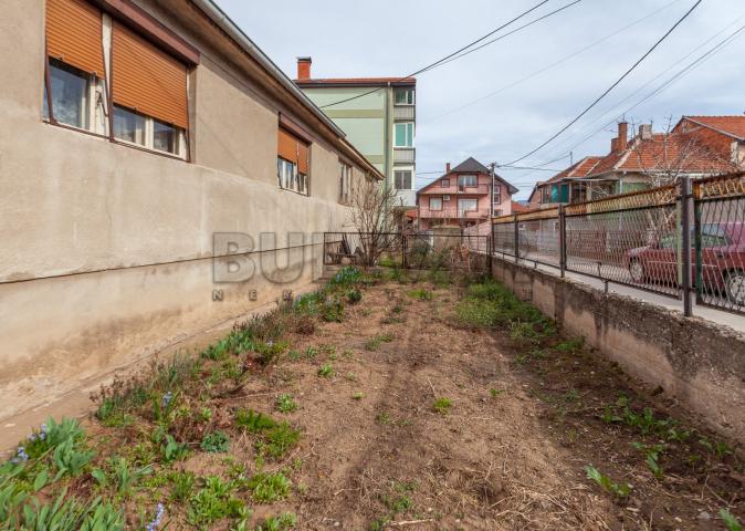 Prizemna kuća sa placem, 64m2 u osnovi, Trošarina