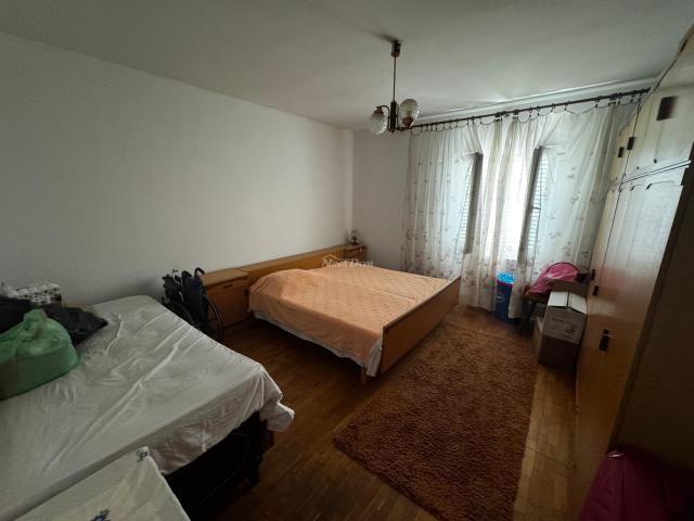 Apartmanska kuća Privlaka - centar mjesta - 300m od mora