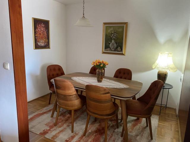 For sale: spacious three-room apartment, 104 m², Bar, Novi Bar