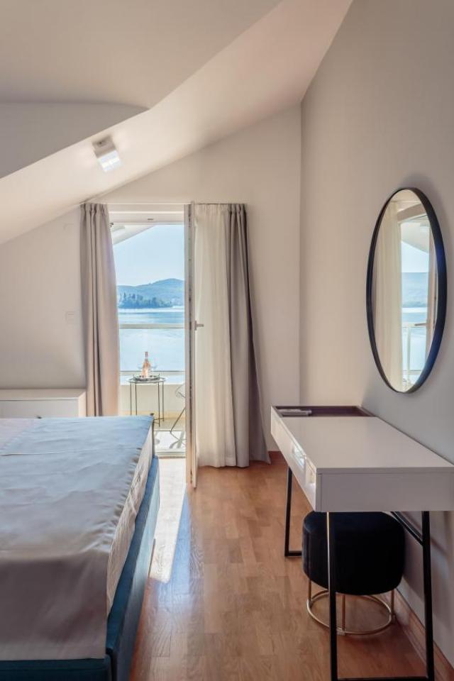 For rent: Duplex apartment 110 m2, Tivat