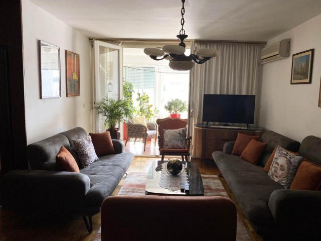 For sale: spacious three-room apartment, 104 m², Bar, Novi Bar