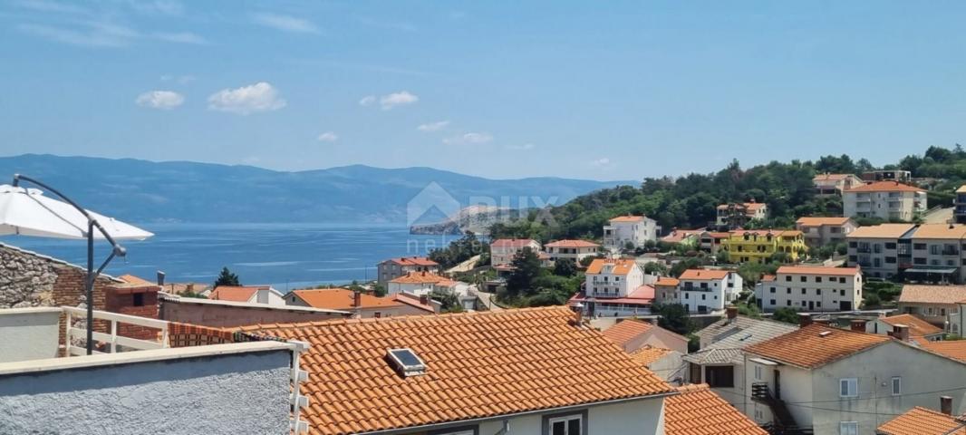 OTOK KRK, VRBNIK - kuća s dva odvojena apartmana