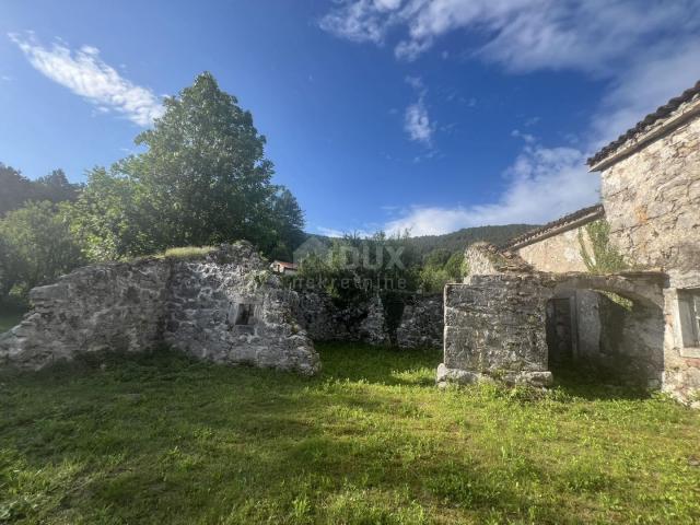 ISTRA, LANIŠĆE - Impozantne ruševine na idiličnoj lokaciji