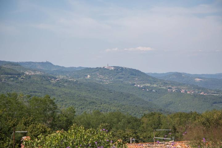 Labin, Šumber, unikatna samostojeća villa  na velikoj okućnici s pogledom 