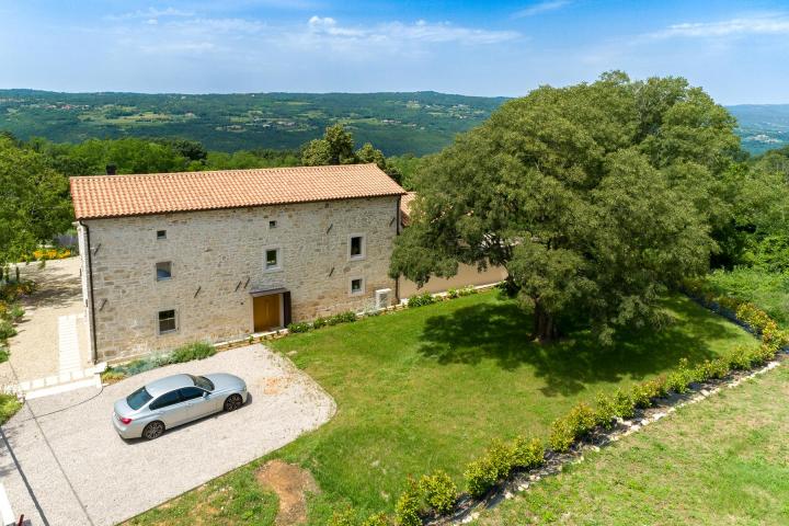 Labin, Šumber, unikatna samostojeća villa  na velikoj okućnici s pogledom 