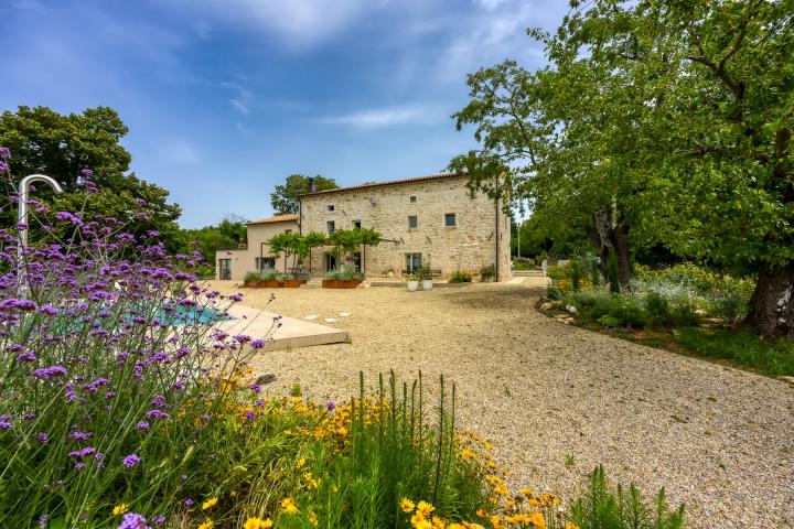 Labin, Šumber, unikatna samostojeća villa  na velikoj okućnici s pogledom 