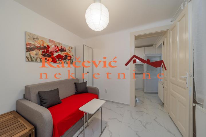 STARI GRAD CENTAR 21m2 , 130000e