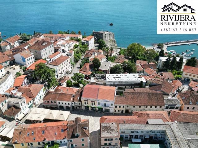 Stambeno poslovni objekat Herceg Novi stari grad