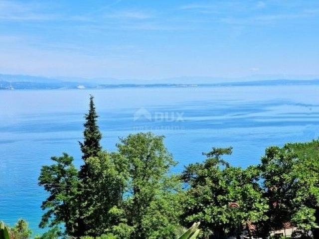 OPATIJA, VOLOSKO - kuća s tri stambene jedinice, 100m od mora