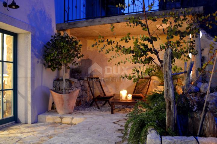 KRK ISLAND, MALINSKA - Charming stone house with swimming pool