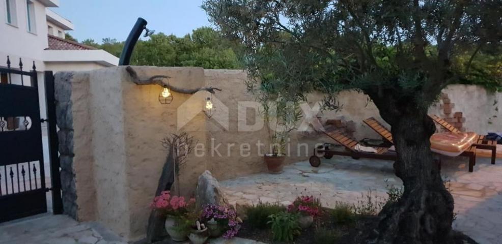 KRK ISLAND, MALINSKA - Charming stone house with swimming pool