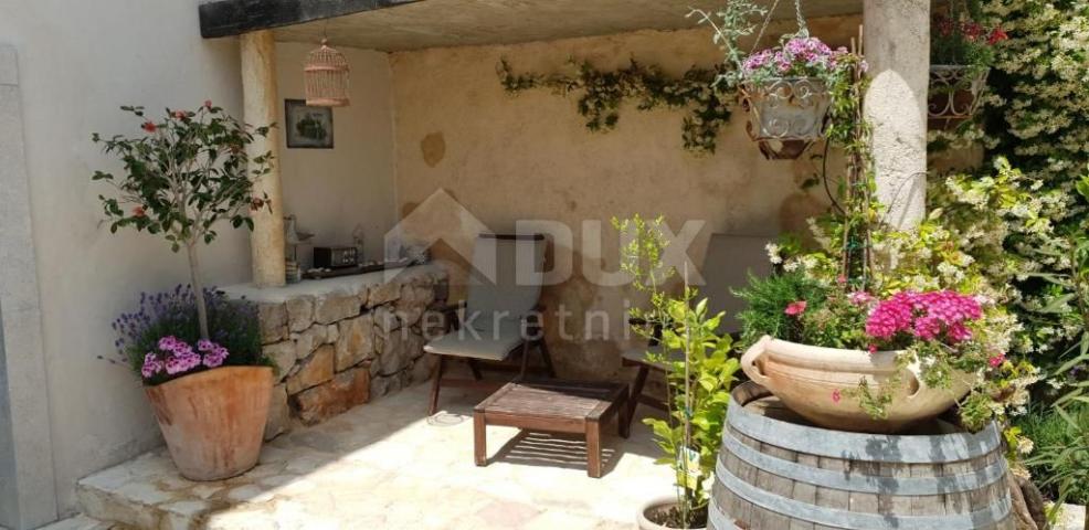 KRK ISLAND, MALINSKA - Charming stone house with swimming pool