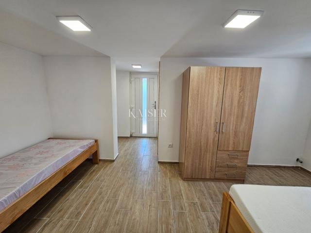 Otok Krk - dvoetažni apartman 140m2 u adaptiranoj kamenoj kući