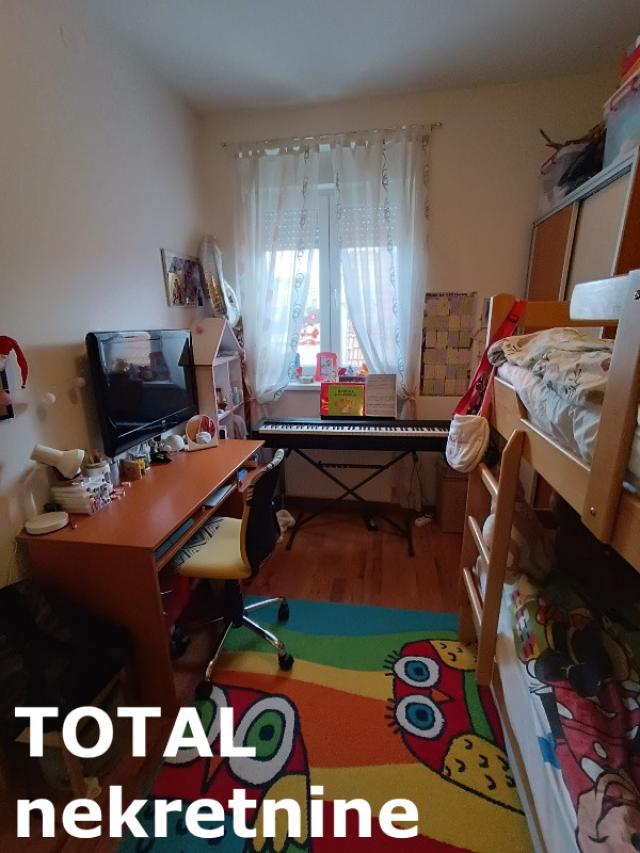 3 Trosoban stan NOVI SAD, 133900€