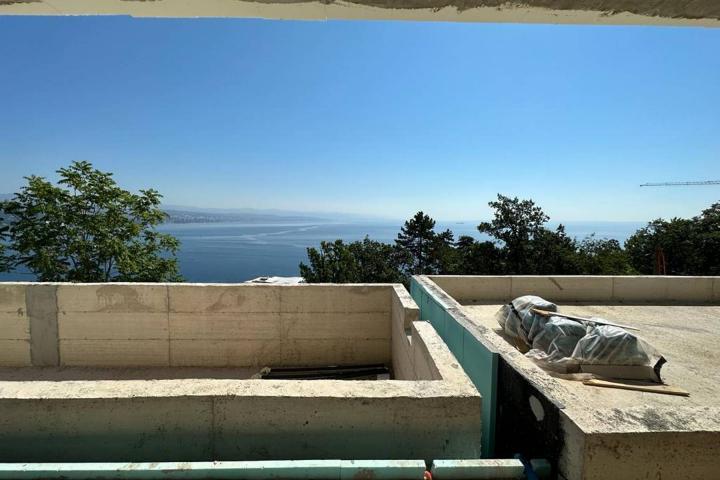 Opatija, Luksuzan penthose s otvorenim pogledom na Kvarner, NKP 274, 93 m2