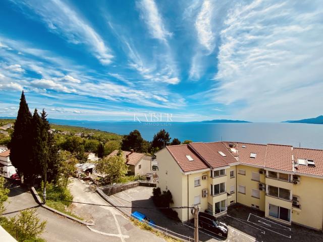 Opatija - Troetažni stan s krovnom terasom i panoramskim pogledom na more