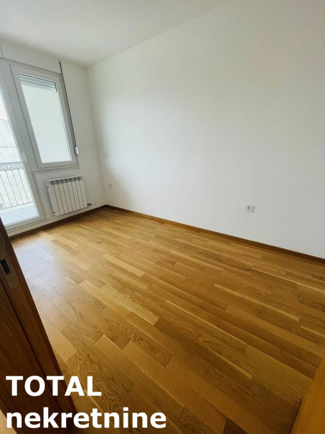 2 Dvosoban stan NOVI SAD, 133900€