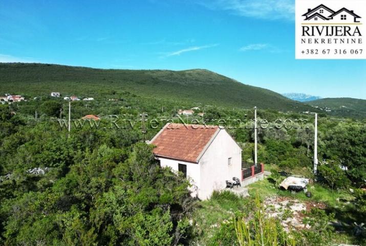 For sale move-in ready house in the picturesque area of Mrkovi Lustica