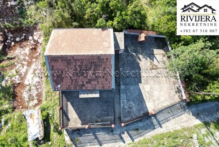 For sale move-in ready house in the picturesque area of Mrkovi Lustica