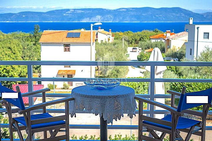 Labin, Rabac, Ferienhaus mit zwei Wohnungen, Meerblick