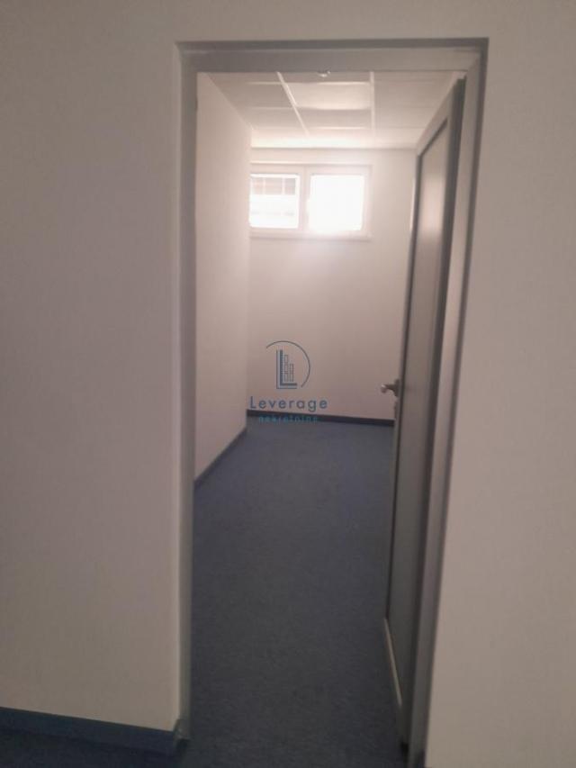 Poslovni prostor, Tošin bunar, 250 m2