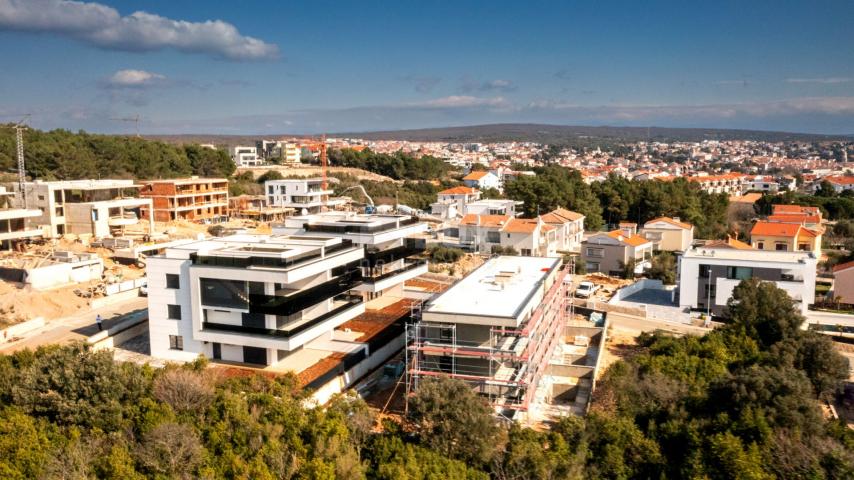 Stadt Krk - Zweistöckiges Luxusapartment mit Dachterrasse und Swimmingpool