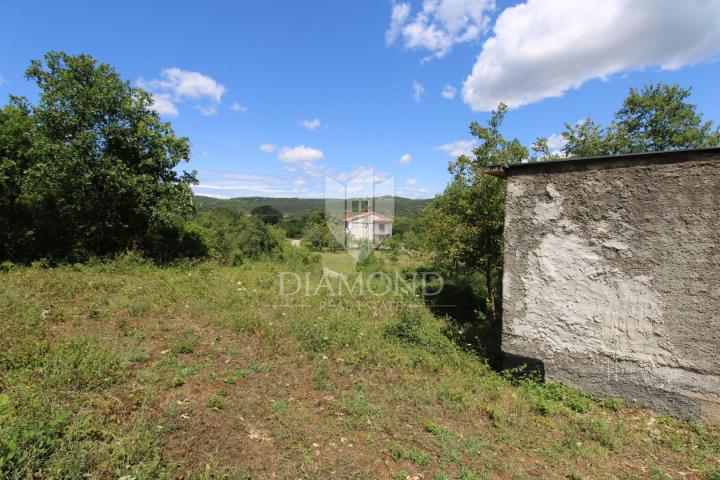 Pićan, okolica, započeta gradnja na mirnoj lokaciji